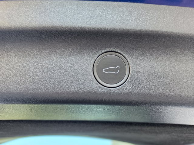 Used 2025 Tesla Model Y Long Range AWD/4WD image 64