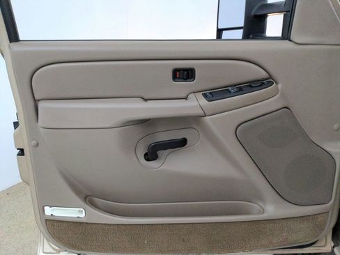 Used 2004 Chevrolet Silverado 2500 LS AWD/4WD image 19