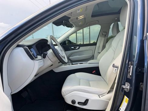 Used 2023 Volvo XC60 B5 Plus w/ Protection Package Premier AWD/4WD image 10