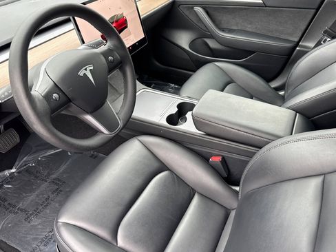 Used 2023 Tesla Model 3 Standard Range image 11