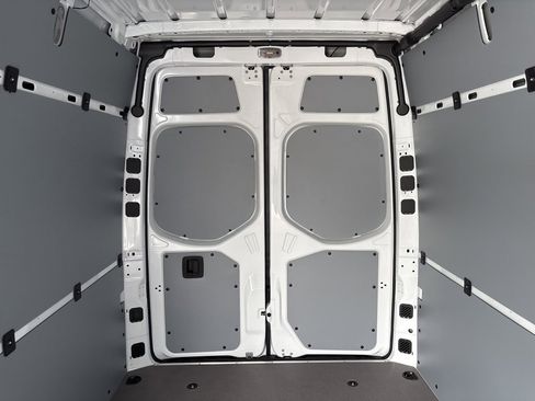 Used 2024 Mercedes-Benz Sprinter 2500 image 19