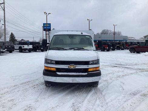 New 2026 Chevrolet Express 3500 Work Van w/ Power Convenience Package image 2