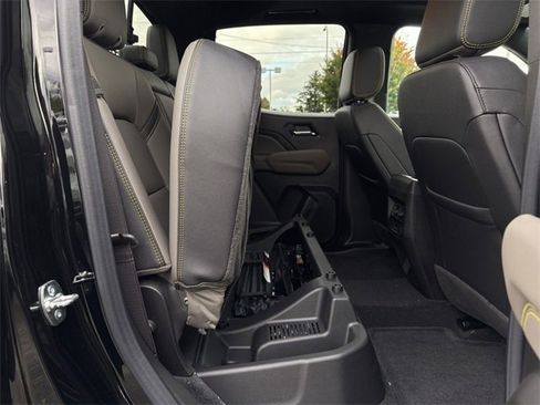 New 2026 Chevrolet Colorado ZR2 w/ Off-Road Front Bumper Package image 38