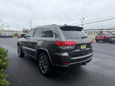 Used 2017 Jeep Grand Cherokee Overland w/ Jeep Active Safety Group AWD/4WD image 8