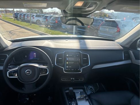 Used 2024 Volvo XC90 B5 Core AWD/4WD image 10