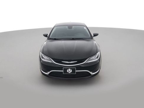 Used 2017 Chrysler 200 Limited Platinum image 2