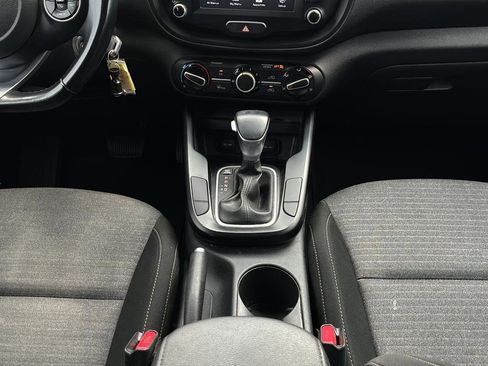 Used 2021 Kia Soul GT-Line FWD image 21