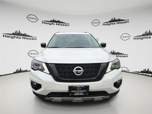 Used 2020 Nissan Pathfinder SL image 9