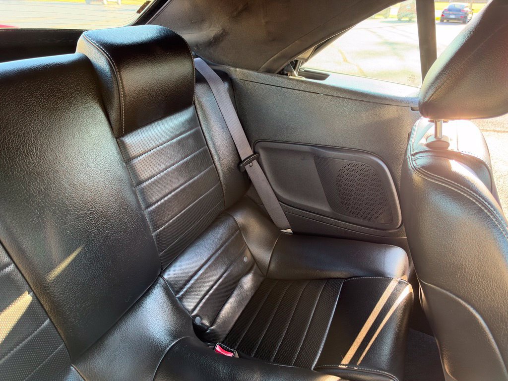 Used 2010 Ford Mustang Convertible RWD image 19