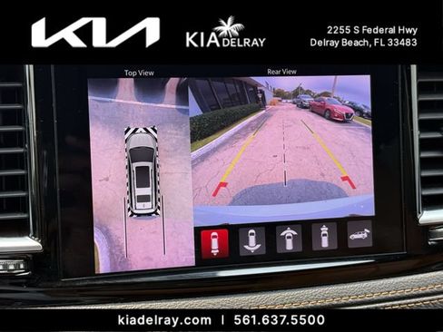 Used 2023 Chrysler Pacifica Pinnacle FWD image 22