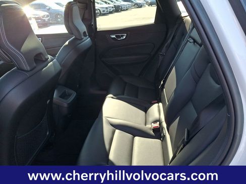 Certified 2023 Volvo XC60 B5 Core image 11