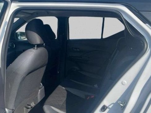 Used 2020 Nissan Kicks SV FWD image 17
