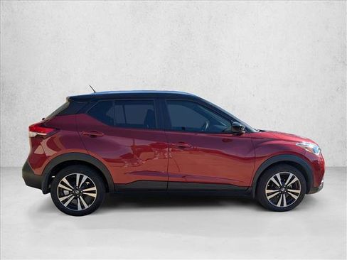 Used 2020 Nissan Kicks SV image 4