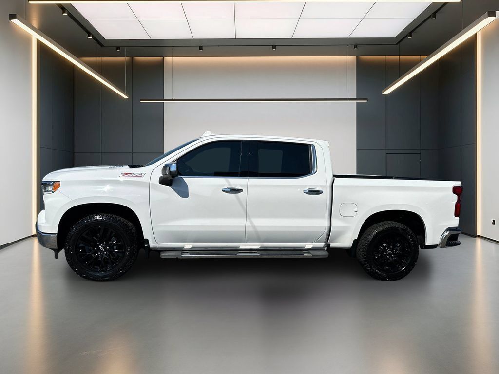 Used 2023 Chevrolet Silverado 1500 LTZ AWD/4WD image 2