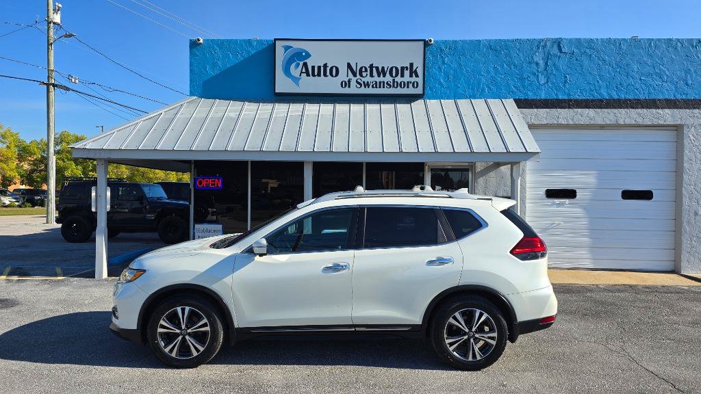 Used 2017 Nissan Rogue SL w/ SL Premium Package FWD image 1