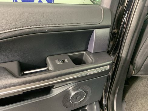 Used 2020 Ford Expedition XLT w/ Equipment Group 202A image 32