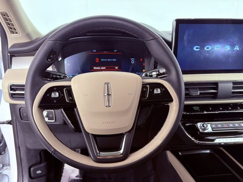 Used 2026 Lincoln Corsair Premiere AWD/4WD image 17