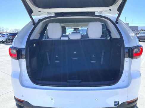 Certified 2026 MAZDA CX-90 3.3 Turbo w/ Preferred Package AWD/4WD image 9