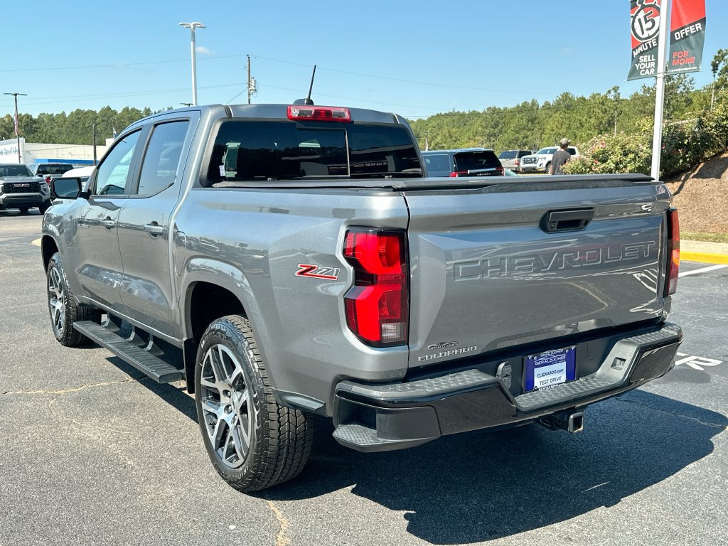 Used 2023 Chevrolet Colorado Z71 w/ Z71 Convenience Package 2 AWD/4WD image 6