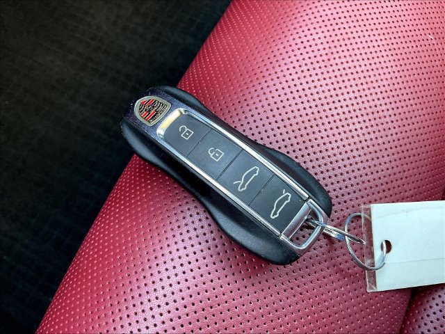 Used 2023 Porsche Taycan RWD image 33