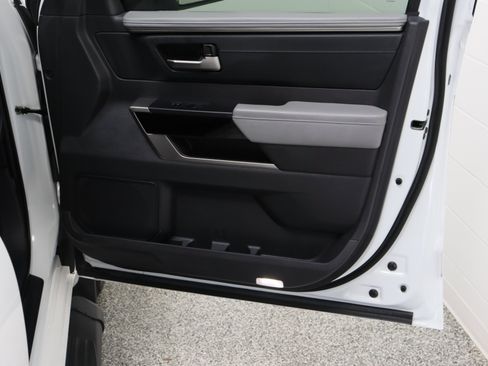 Used 2024 Toyota Tundra Limited image 39