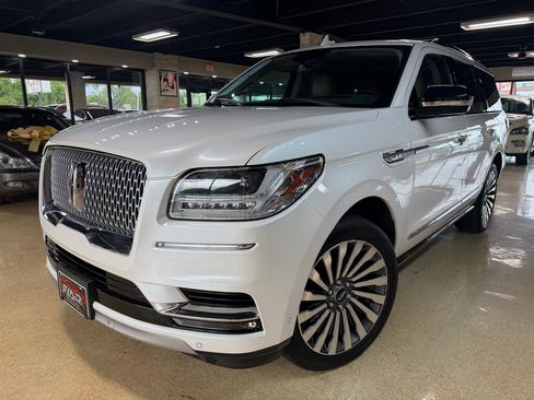 Used 2018 Lincoln Navigator Reserve w/ Technology Package image 3