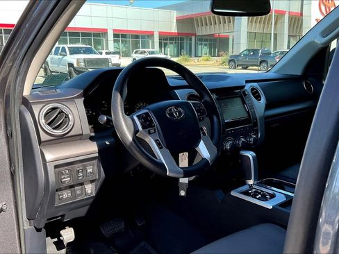 Used 2019 Toyota Tundra SR5 w/ SR5 Upgrade Package image 17