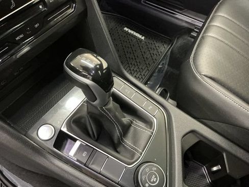 Used 2022 Volkswagen Tiguan SE R-Line AWD/4WD image 33