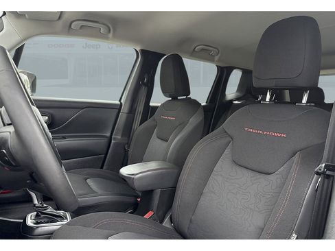 Used 2023 Jeep Renegade Trailhawk AWD/4WD image 12