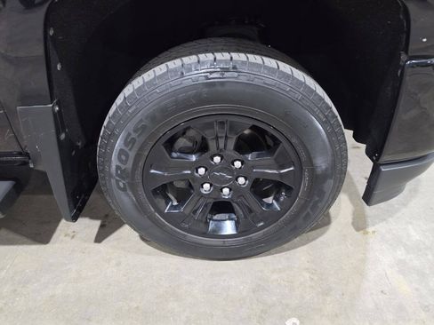 Used 2018 Chevrolet Silverado 1500 LTZ Z71 w/ LTZ Plus Package AWD/4WD image 23
