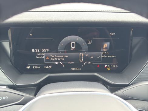 Used 2025 GMC Acadia Elevation image 22