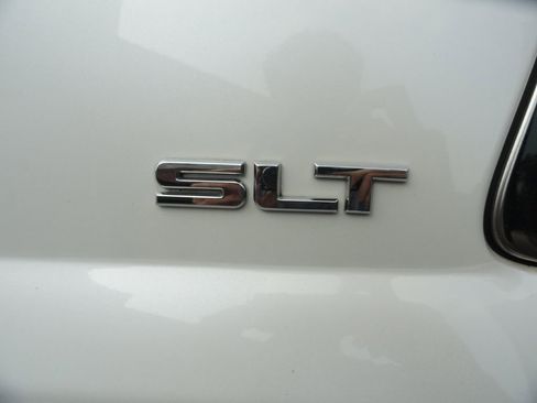 Used 2017 GMC Yukon SLT w/ Premium Edition RWD image 35