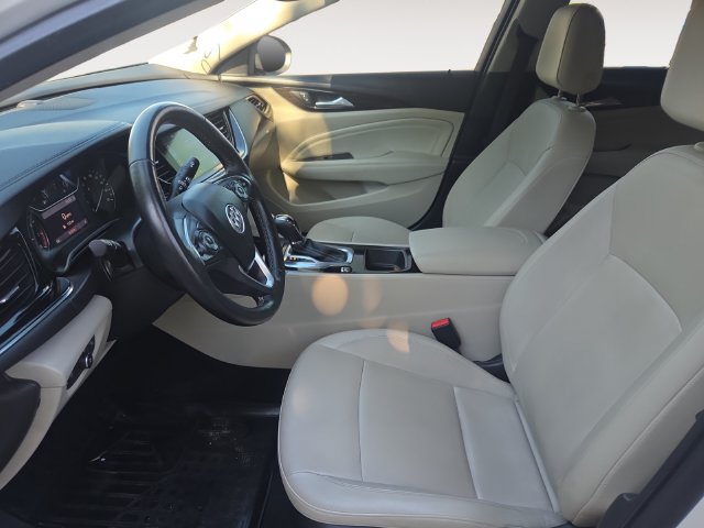 Used 2019 Buick Regal Essence FWD image 9