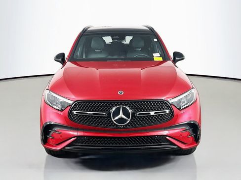 Used 2025 Mercedes-Benz GLC 300 4MATIC image 2
