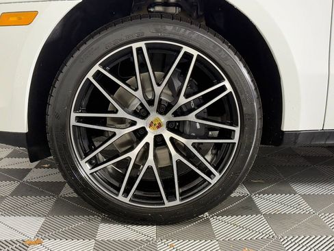 New 2026 Porsche Macan image 12