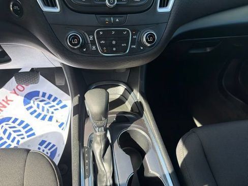 Used 2022 Chevrolet Malibu LT FWD image 22