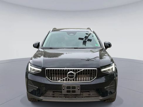 Used 2025 Volvo XC40 B5 Core w/ Protection Package Premier AWD/4WD image 4