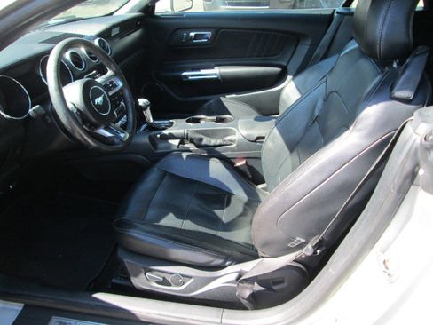 Used 2015 Ford Mustang Premium RWD image 7