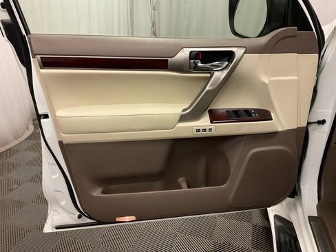 Used 2015 Lexus GX 460 w/ Premium Package image 16