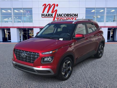 Used 2024 Hyundai Venue SEL image 1