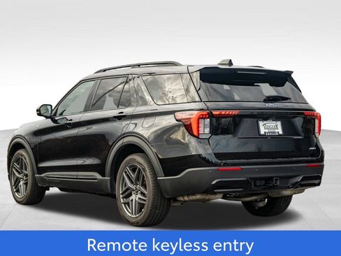 Used 2025 Ford Explorer ST-Line w/ ST-Line Street Pack image 5