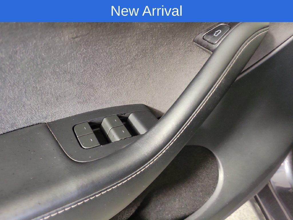 Used 2024 Tesla Model Y 2WD image 14