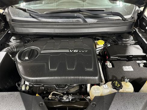 Used 2021 Jeep Cherokee Latitude Lux w/ Sun & Sound Group image 25