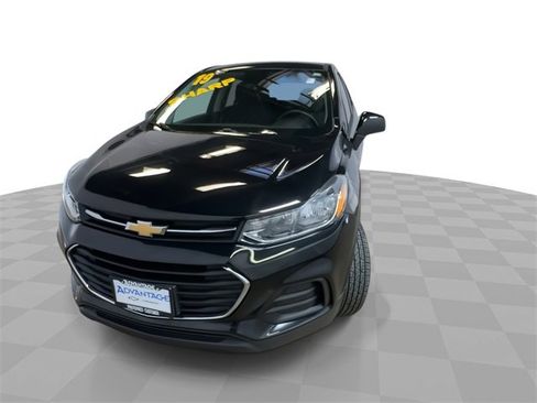Certified 2019 Chevrolet Trax LS w/ Tint and Cruise Package image 6