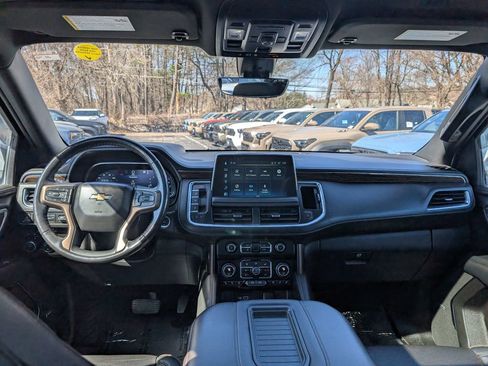 Used 2022 Chevrolet Tahoe High Country w/ Premium Package 2 AWD/4WD image 22