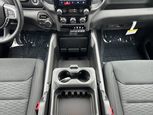 New 2026 RAM 1500 Express AWD/4WD image 18