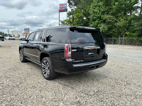 Used 2019 GMC Yukon XL Denali w/ Denali Ultimate Package AWD/4WD image 3