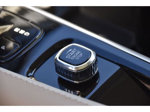 Used 2024 Volvo XC90 B5 Core w/ Protection Package Premier image 38