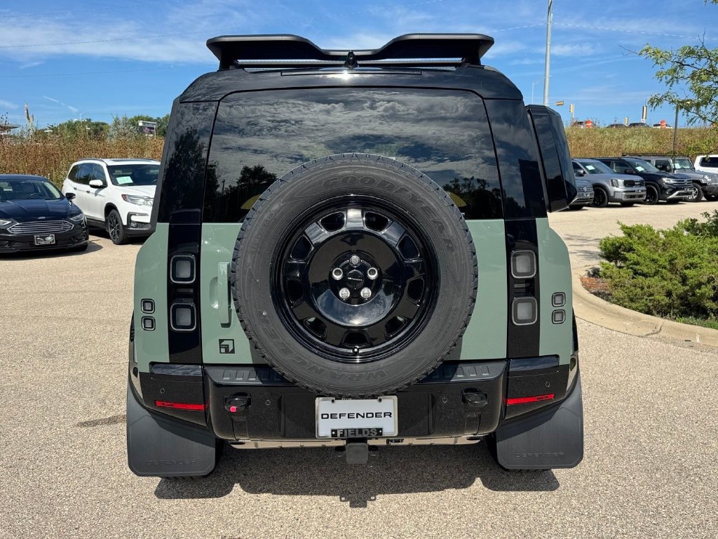 New 2026 Land Rover Defender 110 AWD/4WD image 3