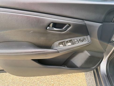 Used 2025 Nissan Sentra S FWD image 16